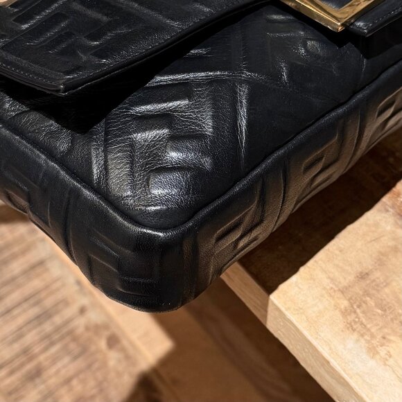 Fendi Black Leather FF Embossed Large Baguette Two Way Bag - Picture 13 of 16